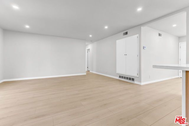 23335 Schoolcraft Street, West Hills (los Angeles), CA 91307