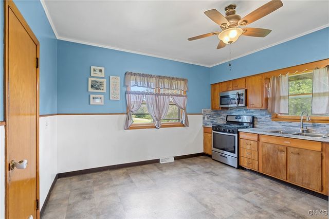 670 County Route 25 Road 25, Minetto, NY 13126