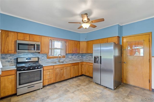 670 County Route 25 Road 25, Minetto, NY 13126