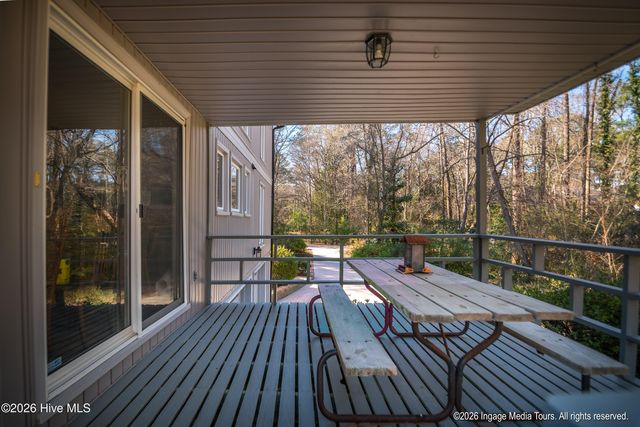 313 King George Road, Greenville, NC 27858