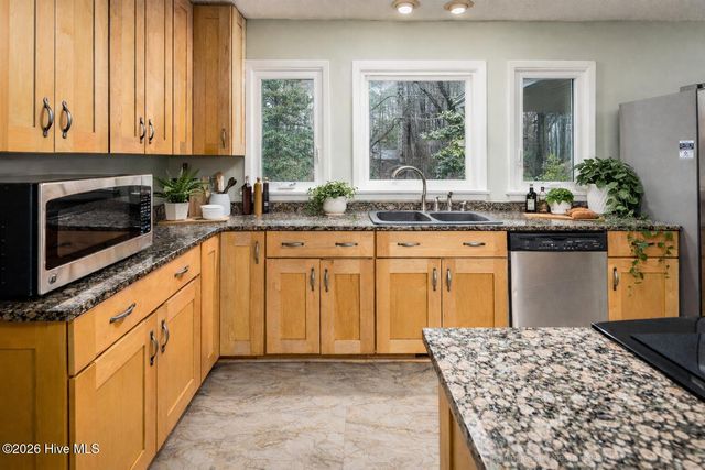 313 King George Road, Greenville, NC 27858