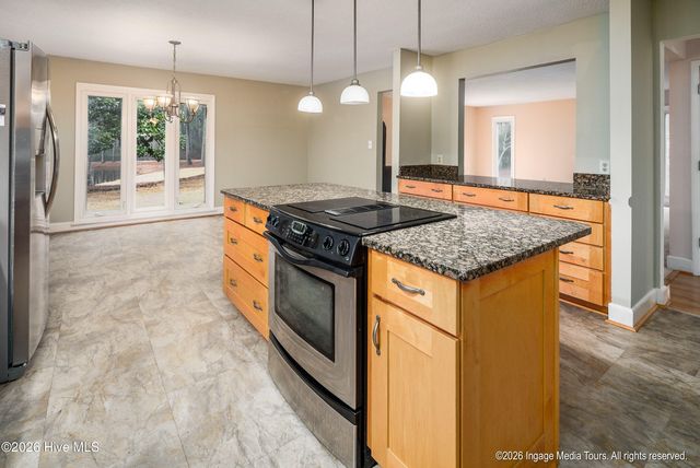 313 King George Road, Greenville, NC 27858