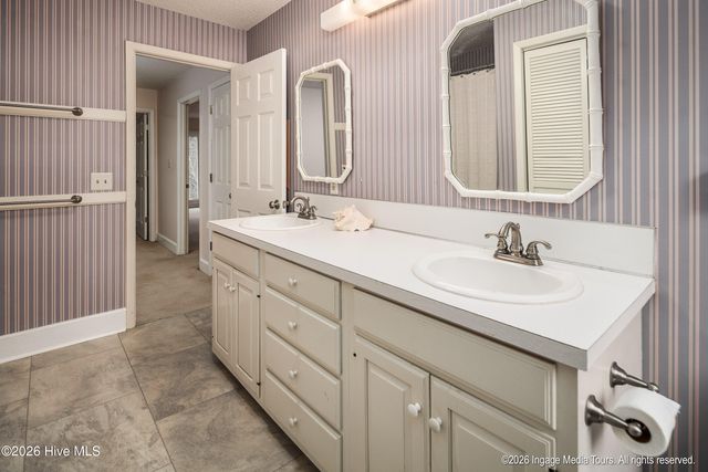 313 King George Road, Greenville, NC 27858