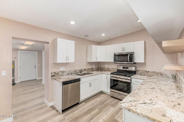 1712 W CORONA Avenue, Phoenix, AZ 85041