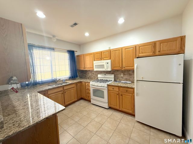 174 Wallens Street APT B6, Winchester, CT 06098