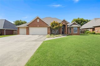 285 S Briarhill Drive, Farmington, AR 72730