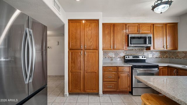 2908 E CACTUS Road, Phoenix, AZ 85032
