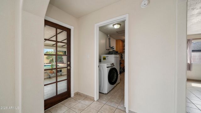 2908 E CACTUS Road, Phoenix, AZ 85032