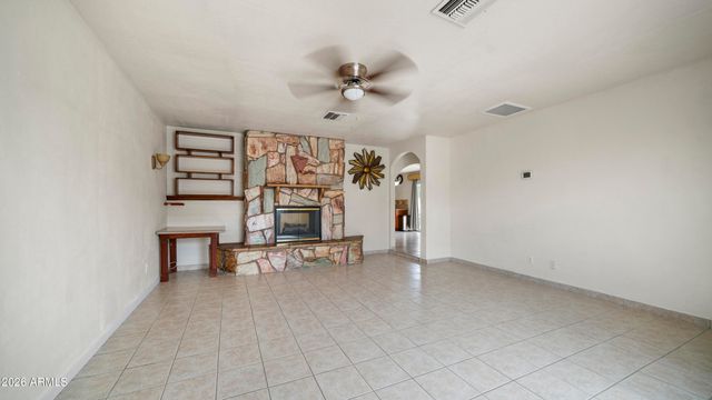 2908 E CACTUS Road, Phoenix, AZ 85032