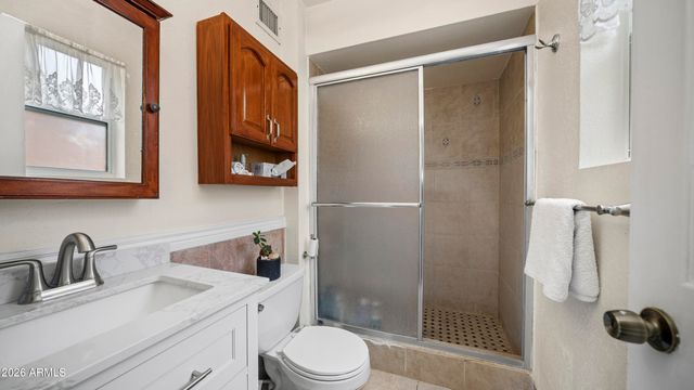2908 E CACTUS Road, Phoenix, AZ 85032