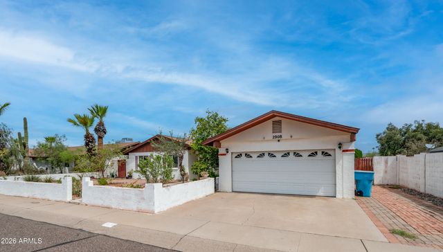 2908 E CACTUS Road, Phoenix, AZ 85032