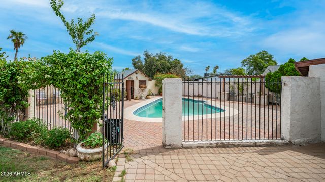 2908 E CACTUS Road, Phoenix, AZ 85032