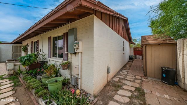 2908 E CACTUS Road, Phoenix, AZ 85032
