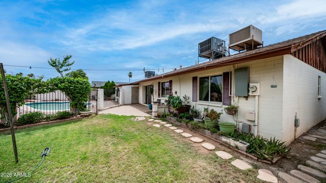 2908 E CACTUS Road, Phoenix, AZ 85032