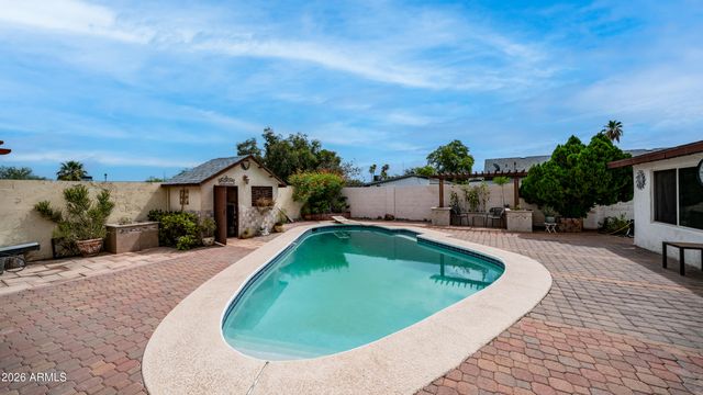 2908 E CACTUS Road, Phoenix, AZ 85032