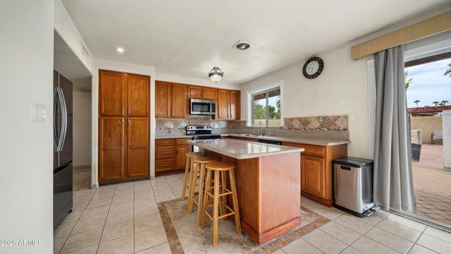 2908 E CACTUS Road, Phoenix, AZ 85032