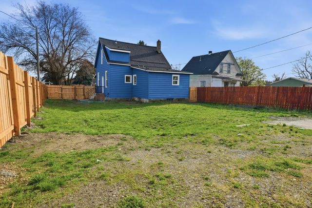 3127 E Jackson Ave, Spokane, WA 99207