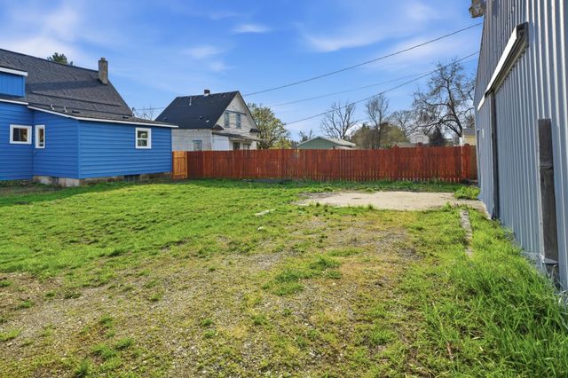 3127 E Jackson Ave, Spokane, WA 99207