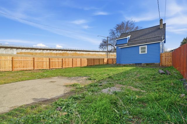 3127 E Jackson Ave, Spokane, WA 99207