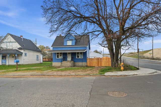 3127 E Jackson Ave, Spokane, WA 99207