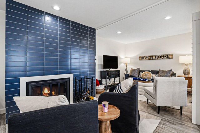 410 Oselka Drive 123, New Buffalo, MI 49117