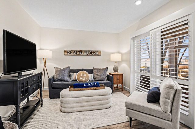 410 Oselka Drive 123, New Buffalo, MI 49117