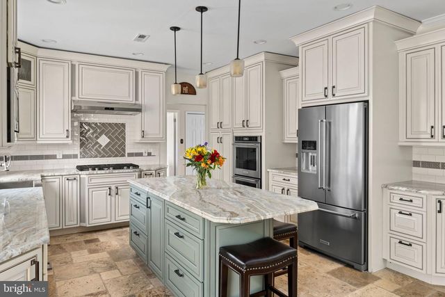 3821 FOUNTAIN CIR, Fountainville, PA 18923