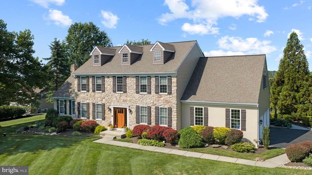 3821 FOUNTAIN CIR, Fountainville, PA 18923