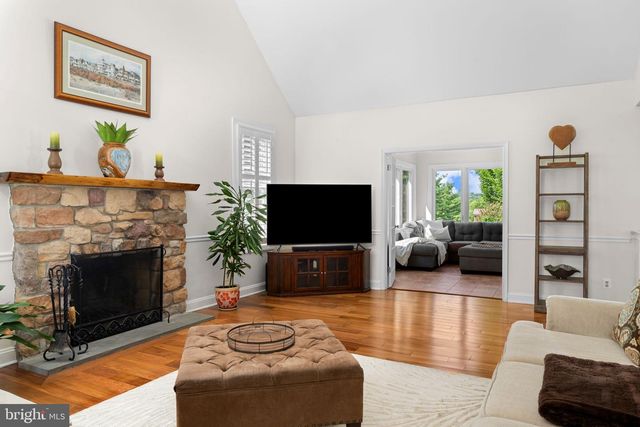 3821 FOUNTAIN CIR, Fountainville, PA 18923