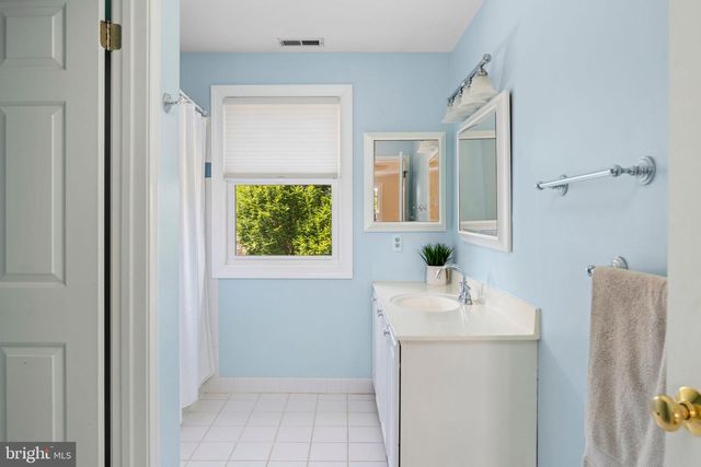3821 FOUNTAIN CIR, Fountainville, PA 18923