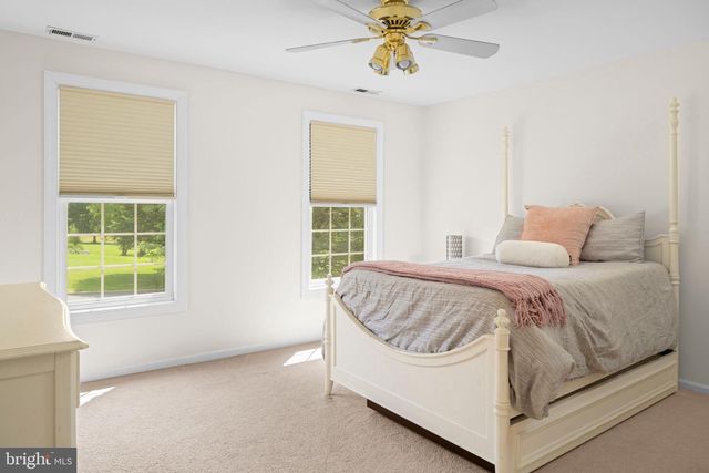 3821 FOUNTAIN CIR, Fountainville, PA 18923