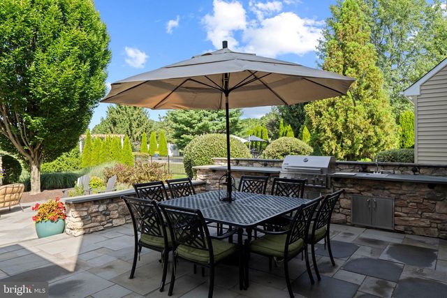 3821 FOUNTAIN CIR, Fountainville, PA 18923