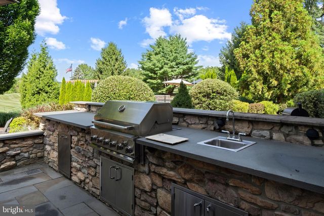 3821 FOUNTAIN CIR, Fountainville, PA 18923