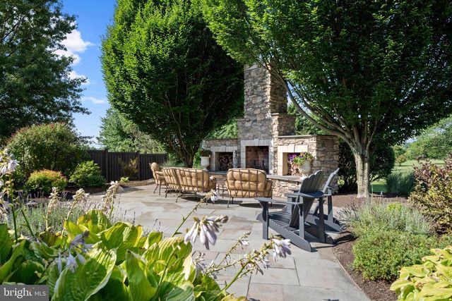 3821 FOUNTAIN CIR, Fountainville, PA 18923