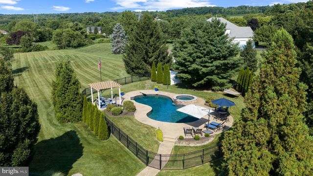 3821 FOUNTAIN CIR, Fountainville, PA 18923