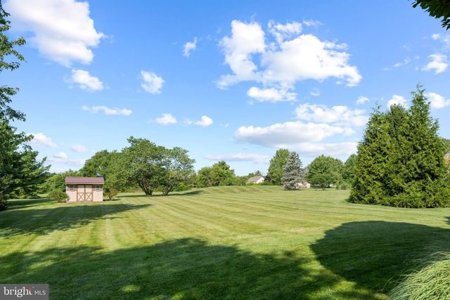 3821 FOUNTAIN CIR, Fountainville, PA 18923