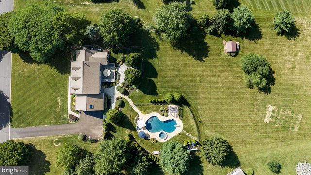3821 FOUNTAIN CIR, Fountainville, PA 18923