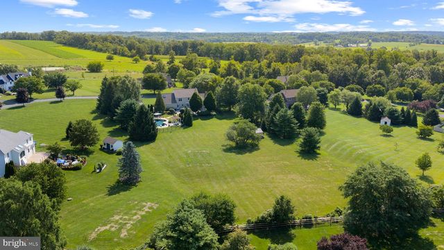 3821 FOUNTAIN CIR, Fountainville, PA 18923
