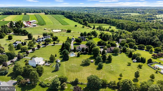 3821 FOUNTAIN CIR, Fountainville, PA 18923