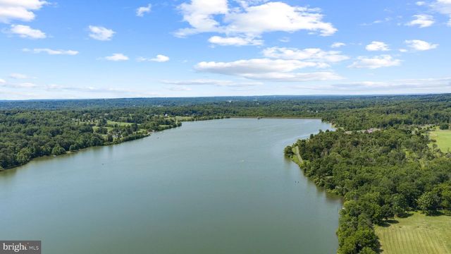 3821 FOUNTAIN CIR, Fountainville, PA 18923