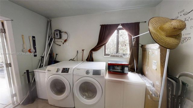 705 NW 8th Ave, Florida City, FL 33034