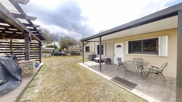 705 NW 8th Ave, Florida City, FL 33034