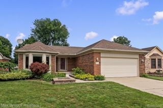 1776 Hillman Drive, Troy, MI 48083
