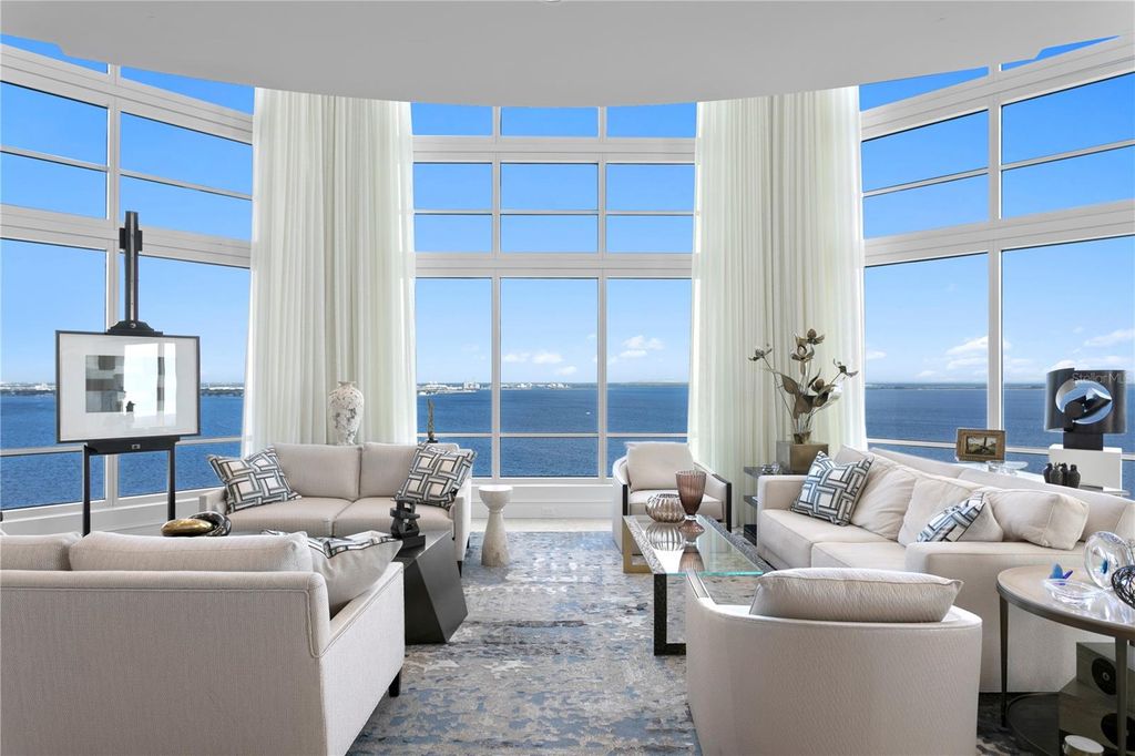 Image 3 of property listing at 4201 BAYSHORE BOULEVARD 2101, Tampa, FL 33611