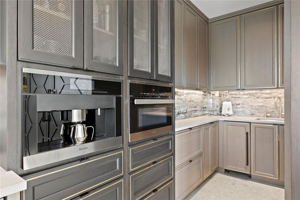 Image 27 of property listing at 4201 BAYSHORE BOULEVARD 2101, Tampa, FL 33611