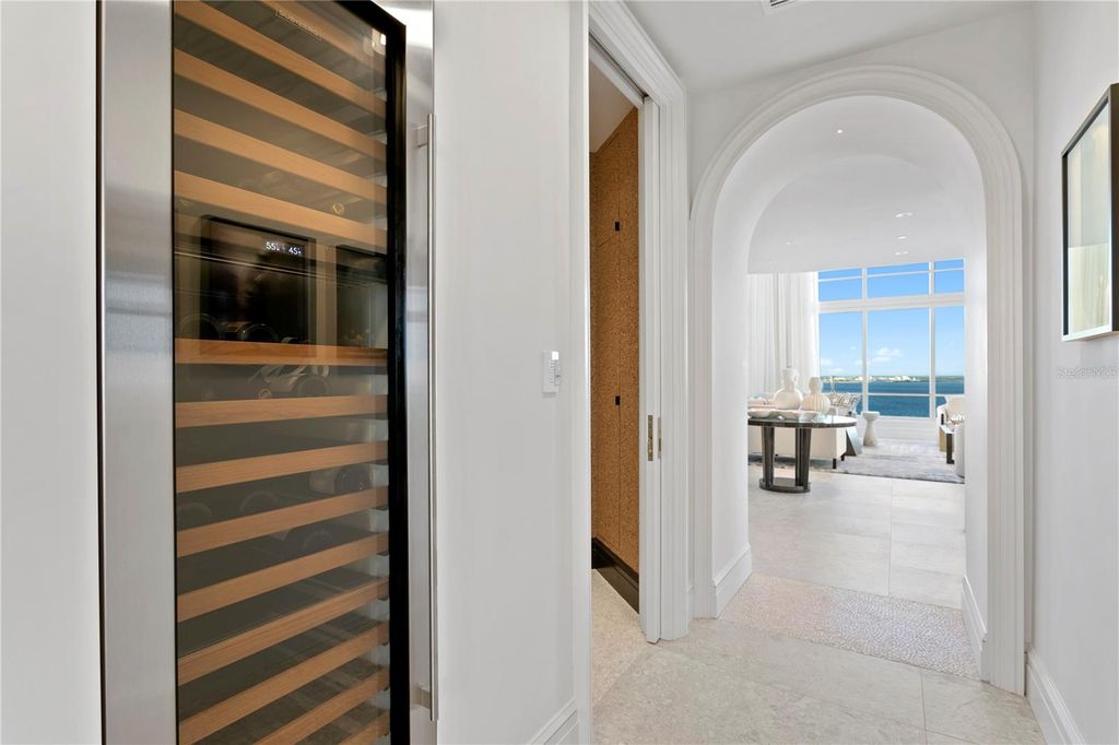 Image 31 of property listing at 4201 BAYSHORE BOULEVARD 2101, Tampa, FL 33611