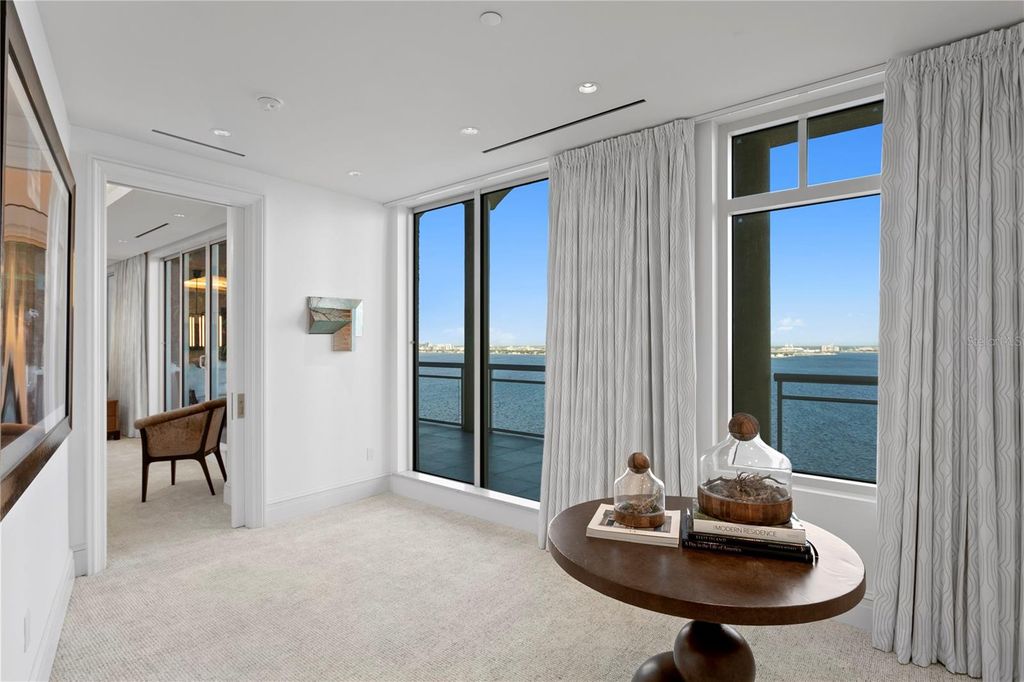 Image 41 of property listing at 4201 BAYSHORE BOULEVARD 2101, Tampa, FL 33611