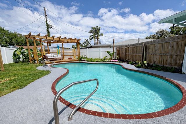 3602 CAMBRIDGE DRIVE W, Bradenton, FL 34205