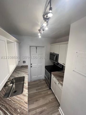 4517 NE 21st Ave 2, Fort Lauderdale, FL 33308