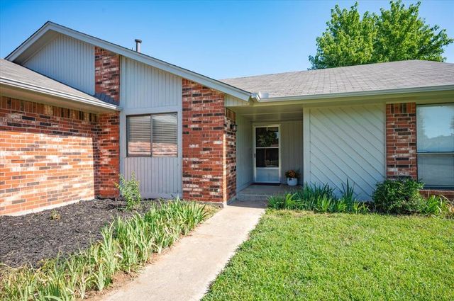 10605 Kristie Lane, Midwest City, OK 73130